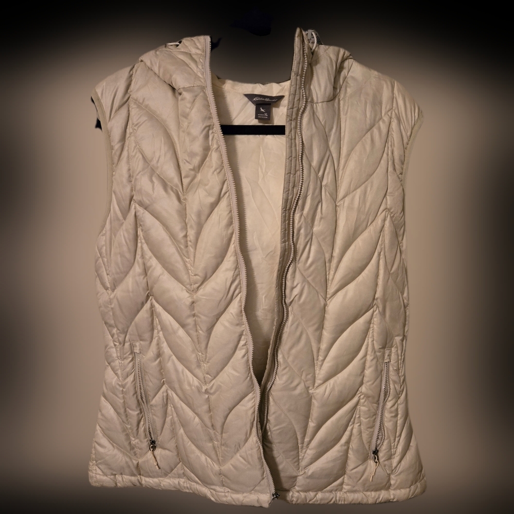 Eddie Bauer Down Vest in Cream